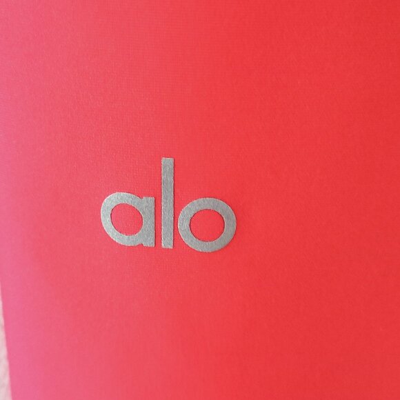 ALO YOGA AIRLIFT BRA in white AND LEGGINGS in red - set - S - Picture 7 of 14